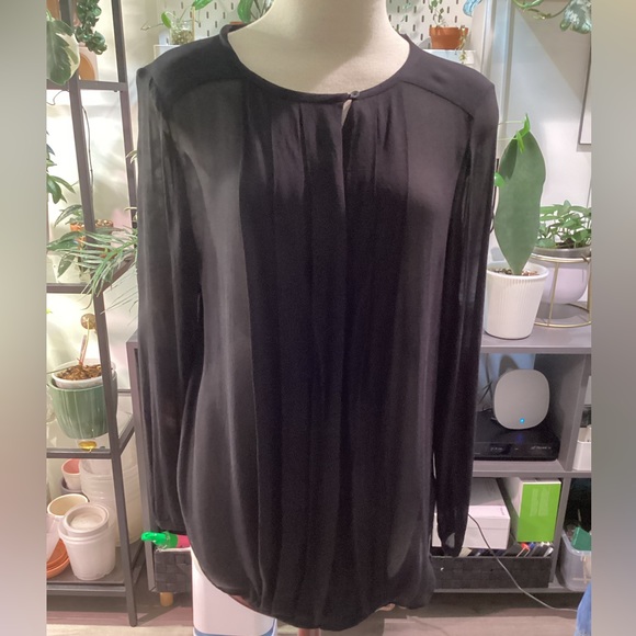 Babaton 100% silk top. Size M. - Picture 1 of 4